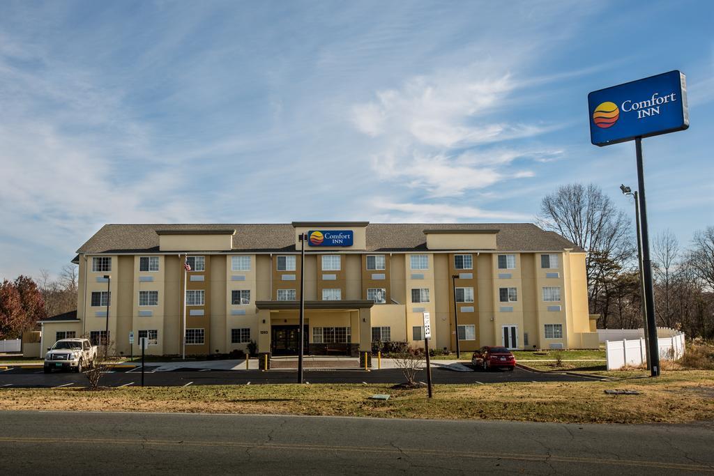 Comfort Inn Маунт Еъри Екстериор снимка