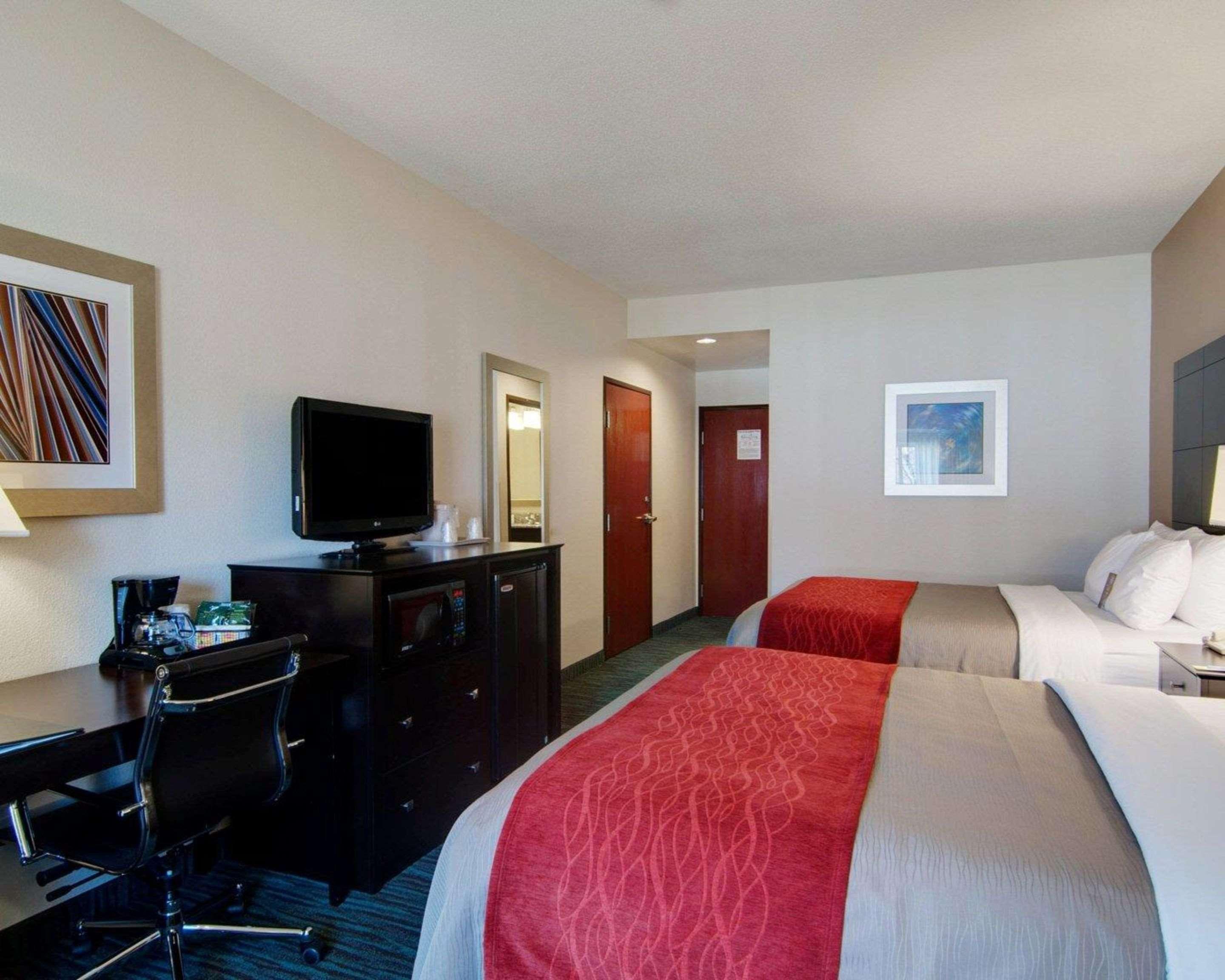 Comfort Inn Маунт Еъри Екстериор снимка